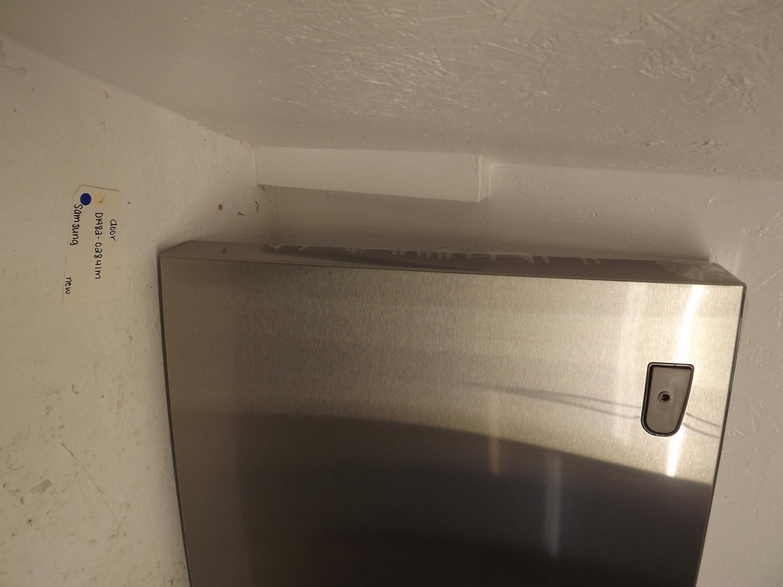 Samsung Refrigerator DA82-02841M Door New Samsung Refrigerator DA82-02841M Door New
